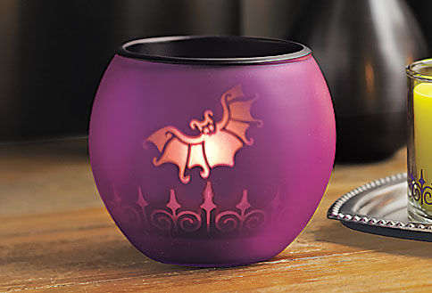 Portacandelita Halloween

Descubre que tenebrosas figuras se esconden tras la sombra del globo de vidrio al encender una candelita que se vende por separado.