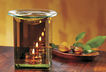Difusor de Fragancia Infinito

El reflejo en su superficie crea la ilusión de múltiples puntos de luz provenientes de una sola Candelita, la cual libera fragancia de las pastillas Scent Plus o de unas gotas de Aceite Esencial con agua. Las velas y/o aceit
